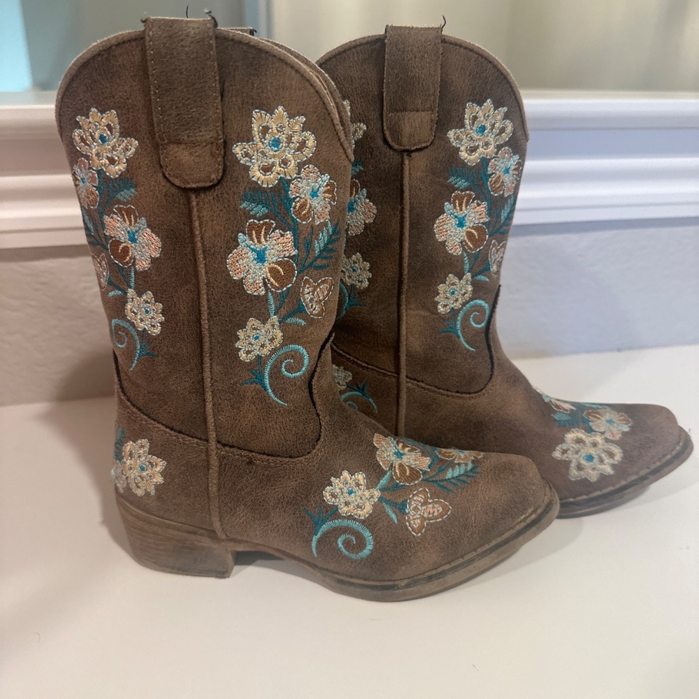 Girls Roper Boots - Picture 2 of 3